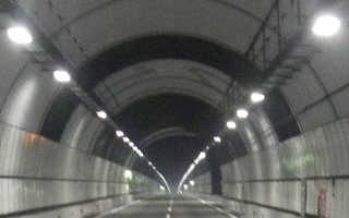トンネルはく落防止工事